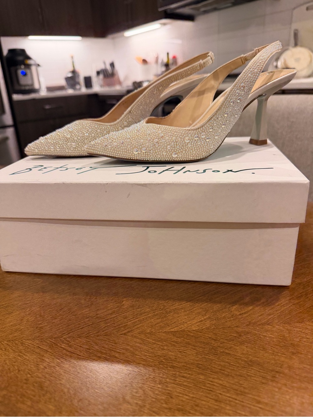 Betsey Johnson Ivory Crystal Slingback Pumps Size 6.5